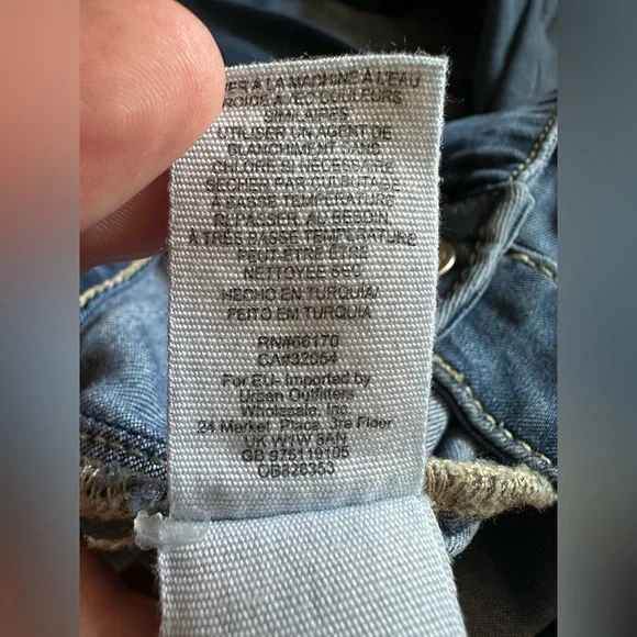 FREE PEOPLE WOMEN'S DARK WASH HIGH RISE JUST FLOAT ON FLARE JEANS size 25 - Picture 4 of 9